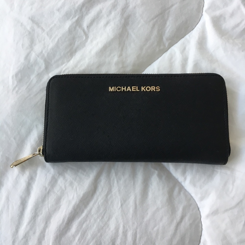 Michael Kors Black Jet Set Continental Zip Wallet